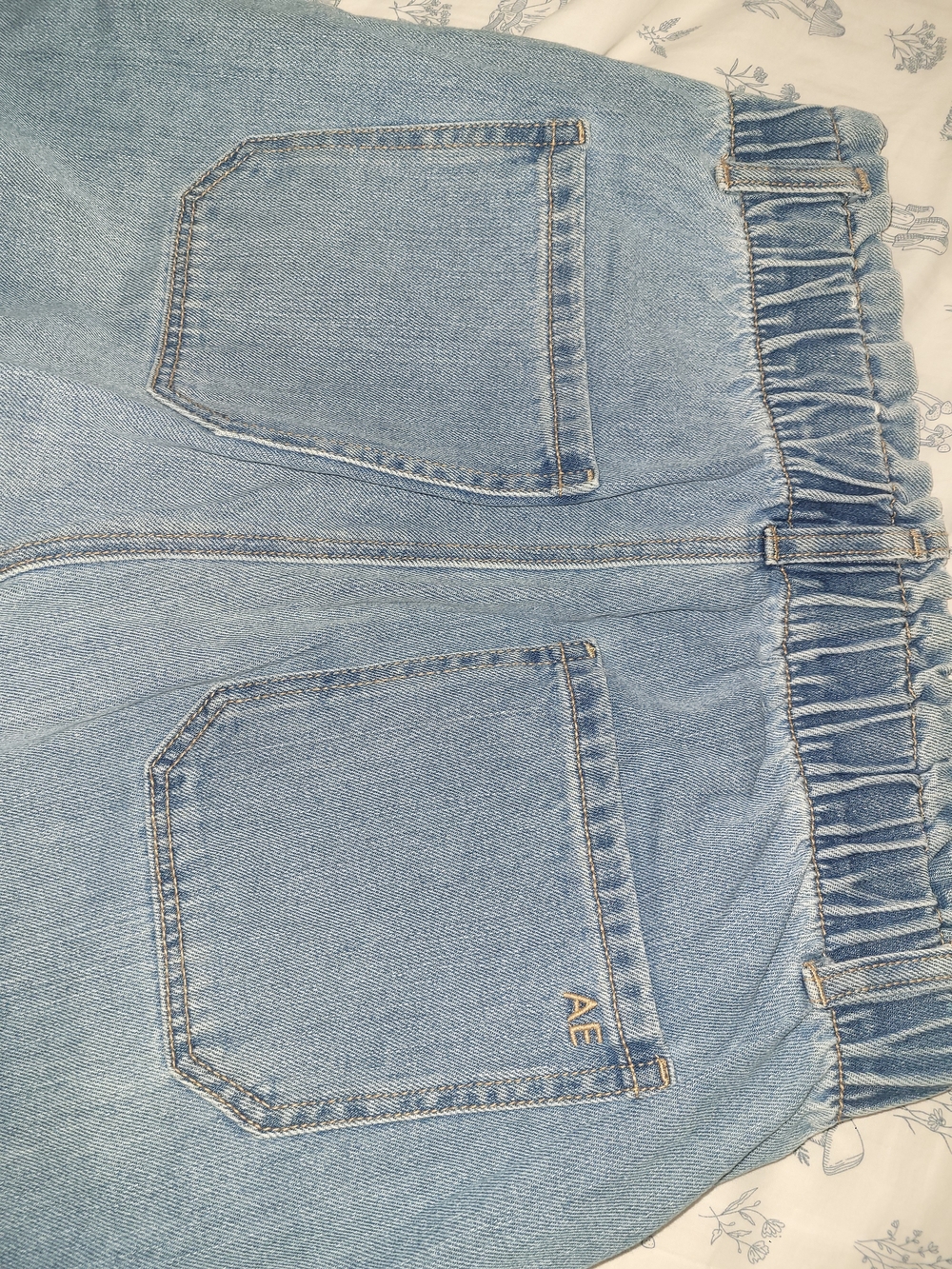 American Eagle Outfitters Light Blue High-Rise Paperbag Waist Jeans - Picture 5 of 5